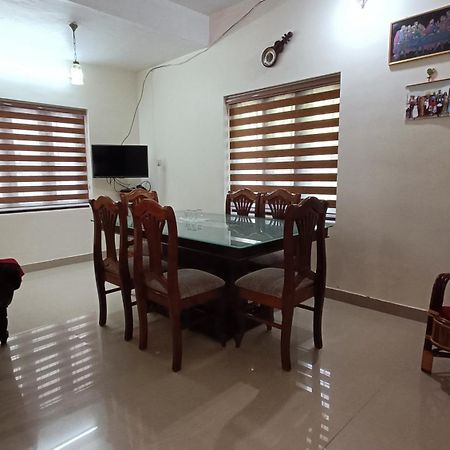 Mom'S Villa Nedumbassery Extérieur photo